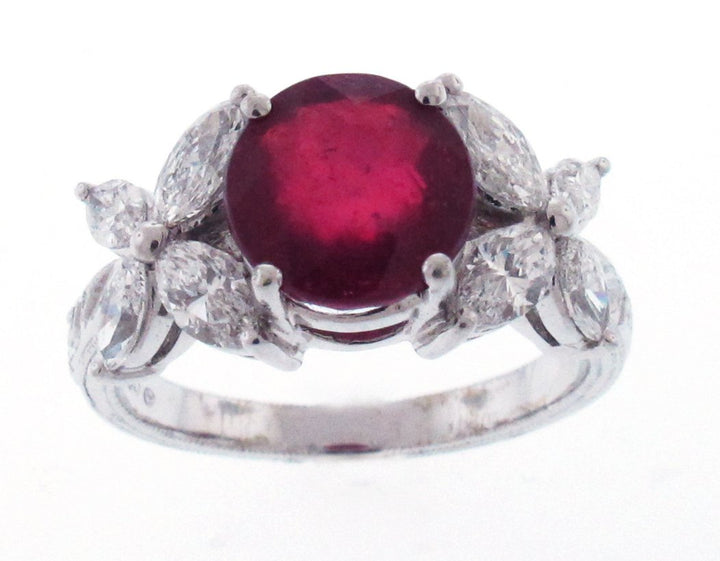 18kt White Gold Ruby Ring