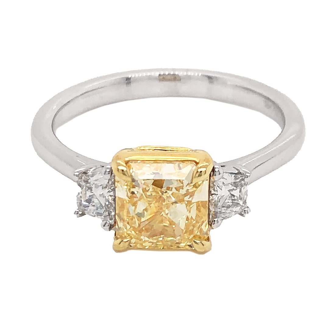 18kt White Gold GIA Certified Yellow Diamond Ring