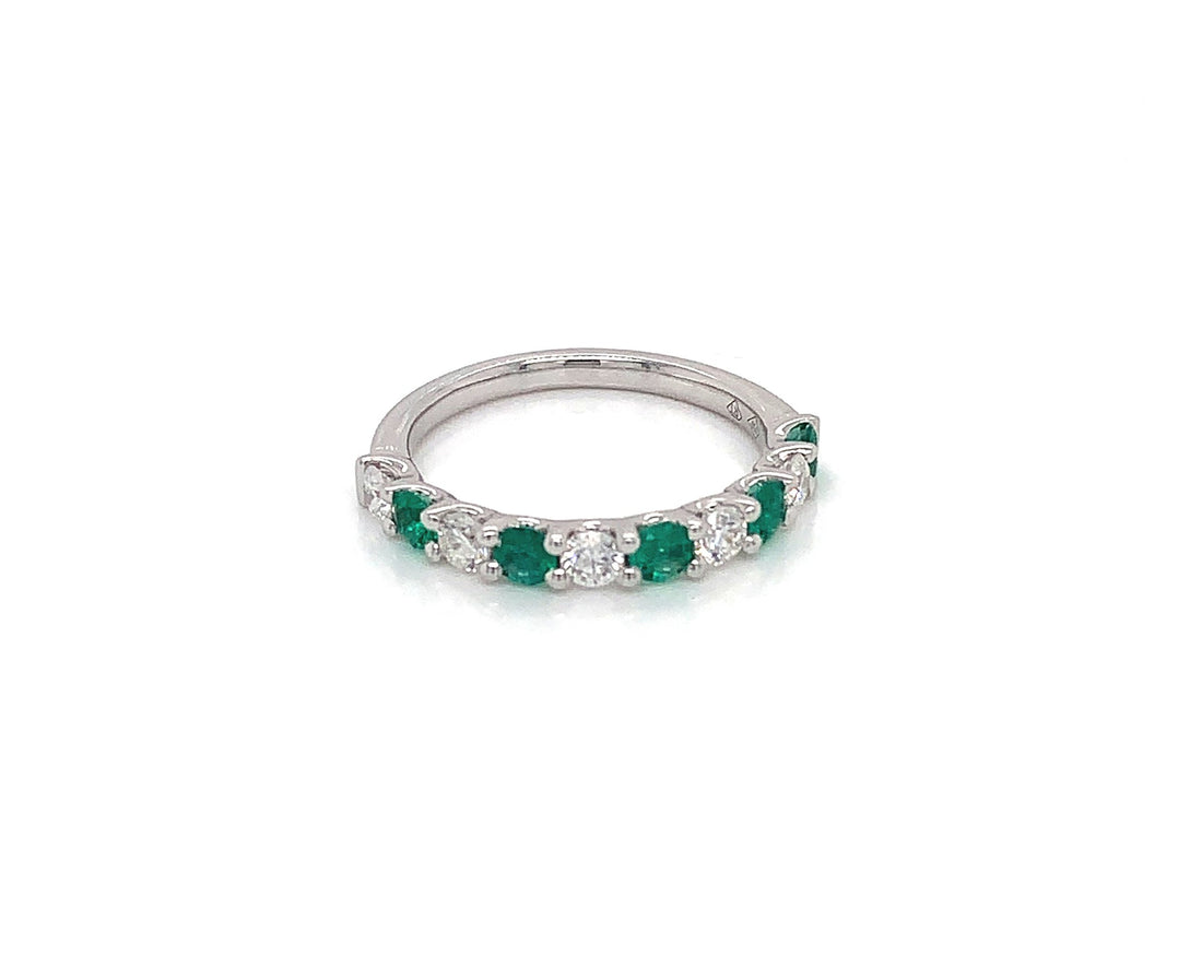 18kt White Gold Diamond And Emerald Band