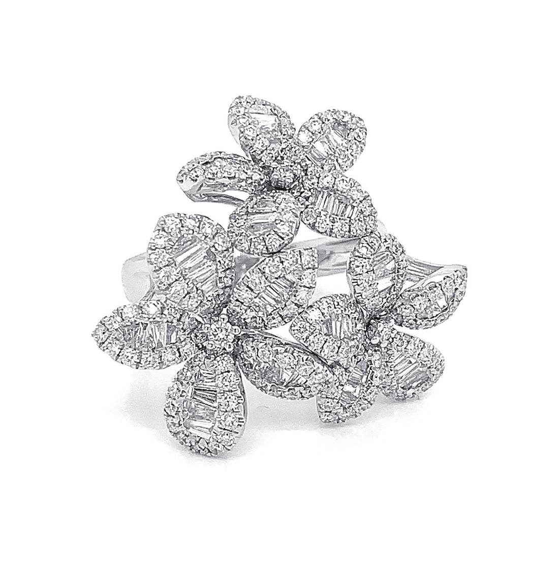 18kt White Gold Diamond Ring