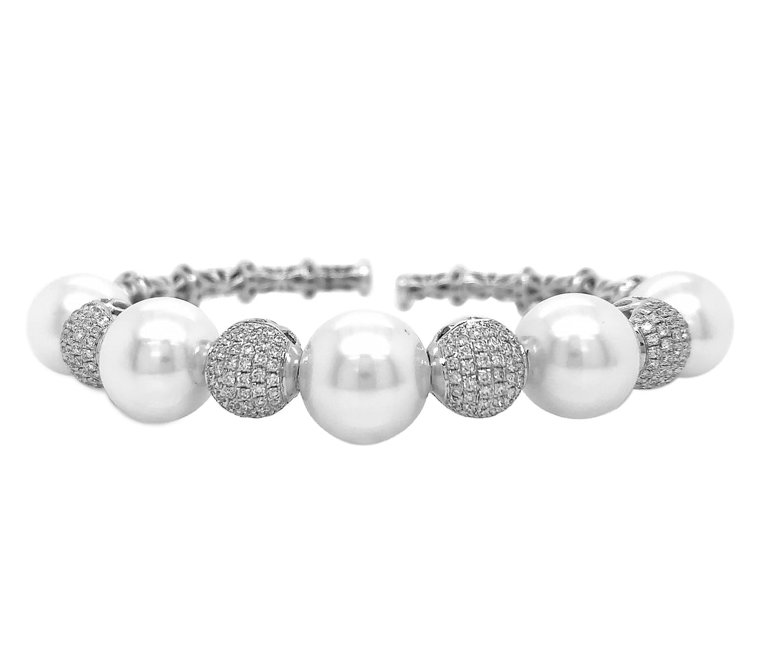 18kt White Gold Diamond and Pearl Bangle