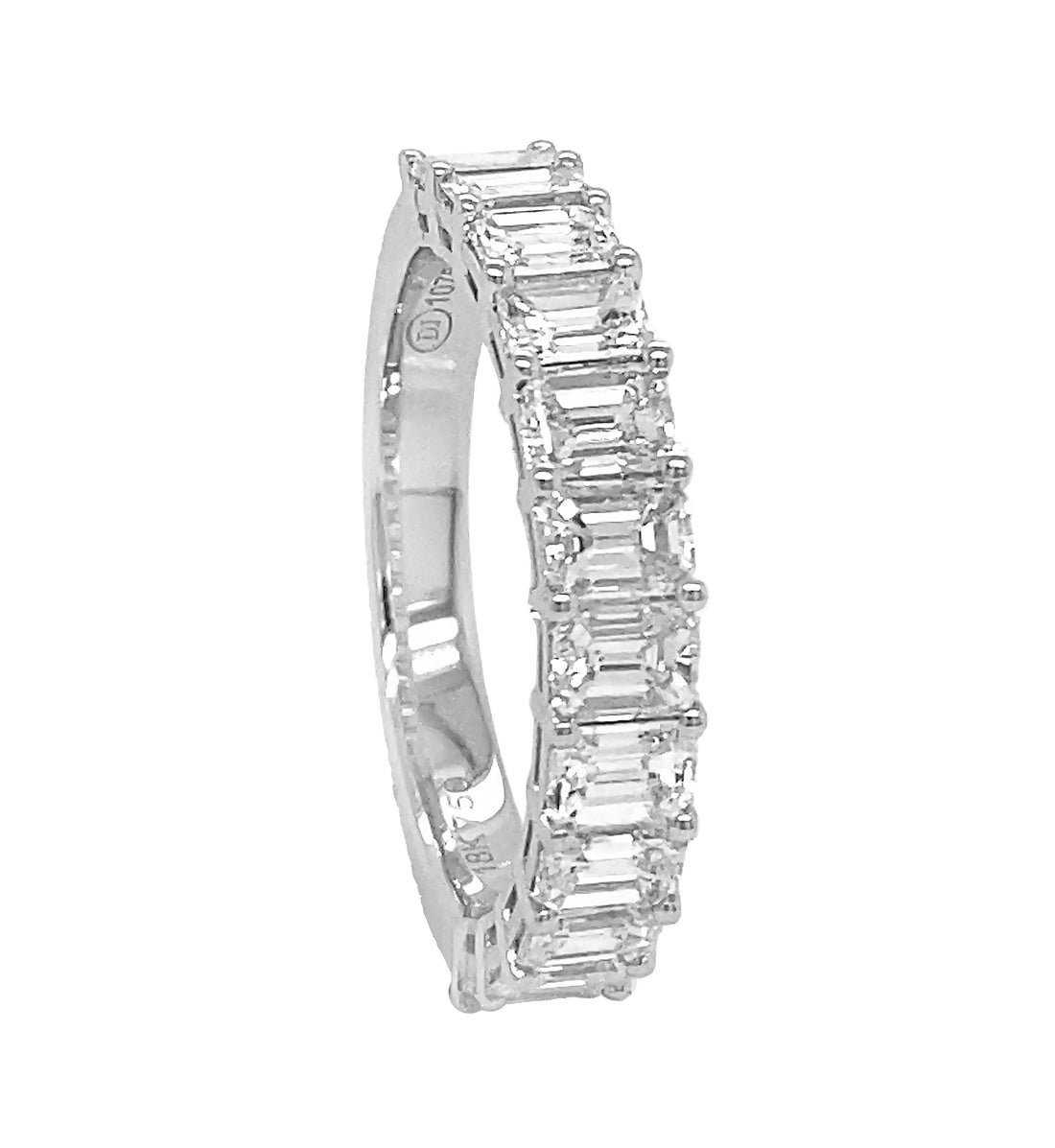 18kt White Gold Diamond Band