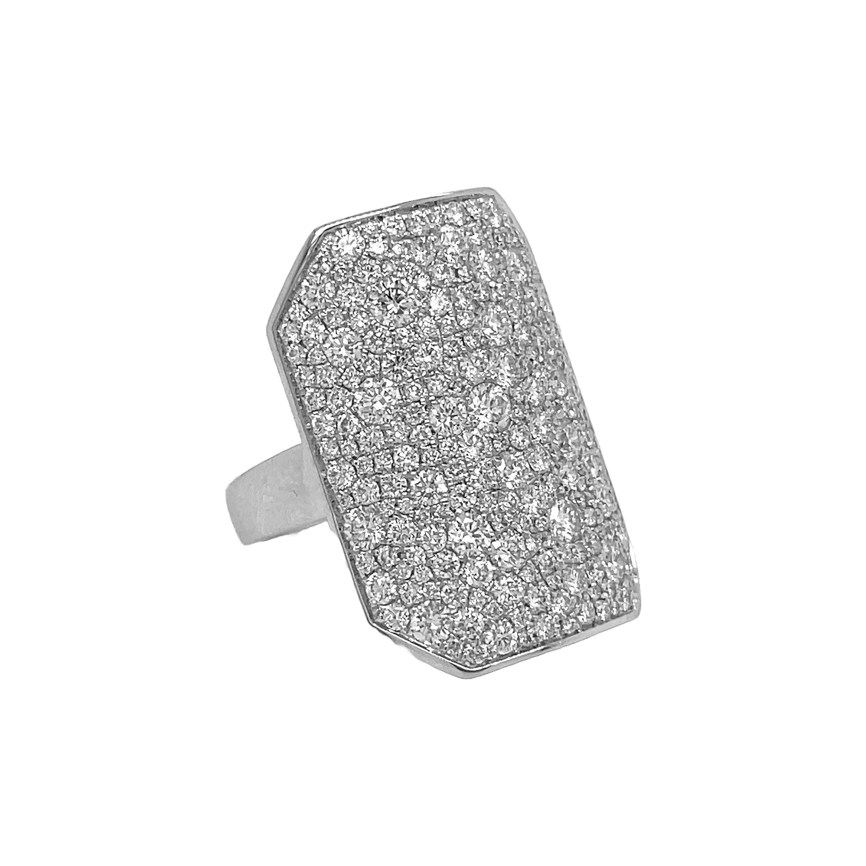 18kt White Gold Diamond Ring