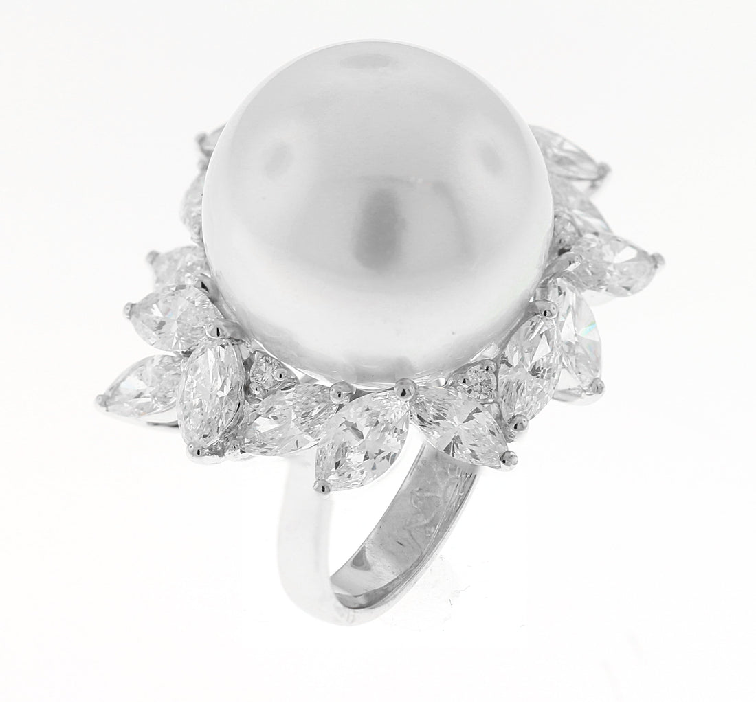 18kt White Gold Diamond and Pearl Ring