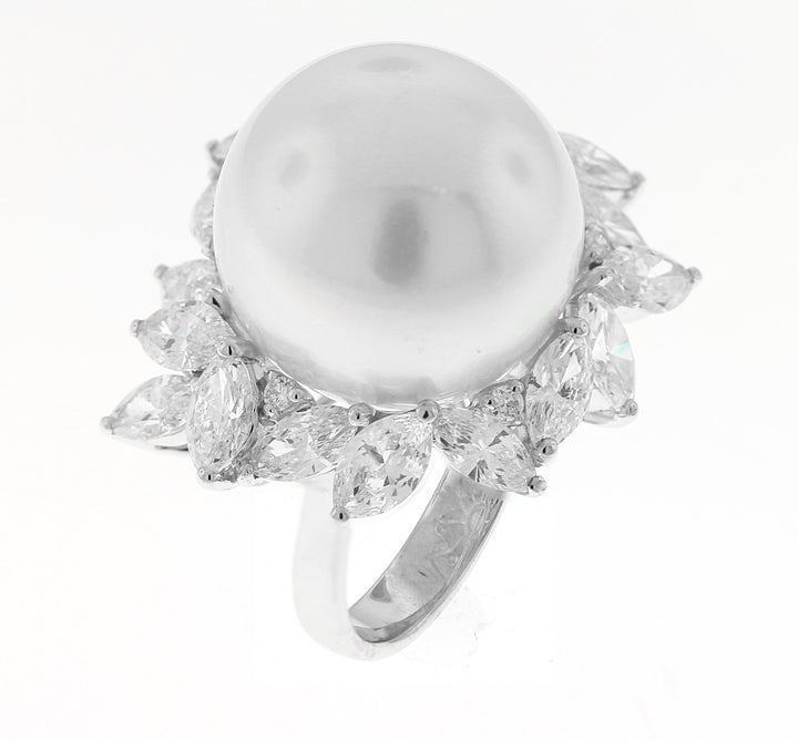 18kt White Gold Diamond and Pearl Ring