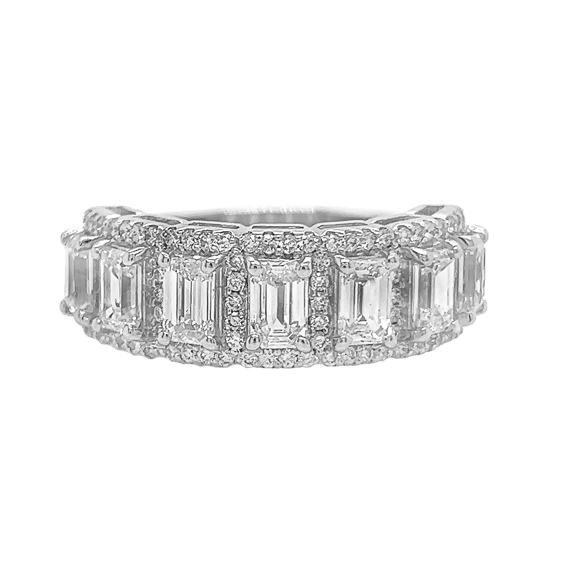 18kt White Gold Diamond Band