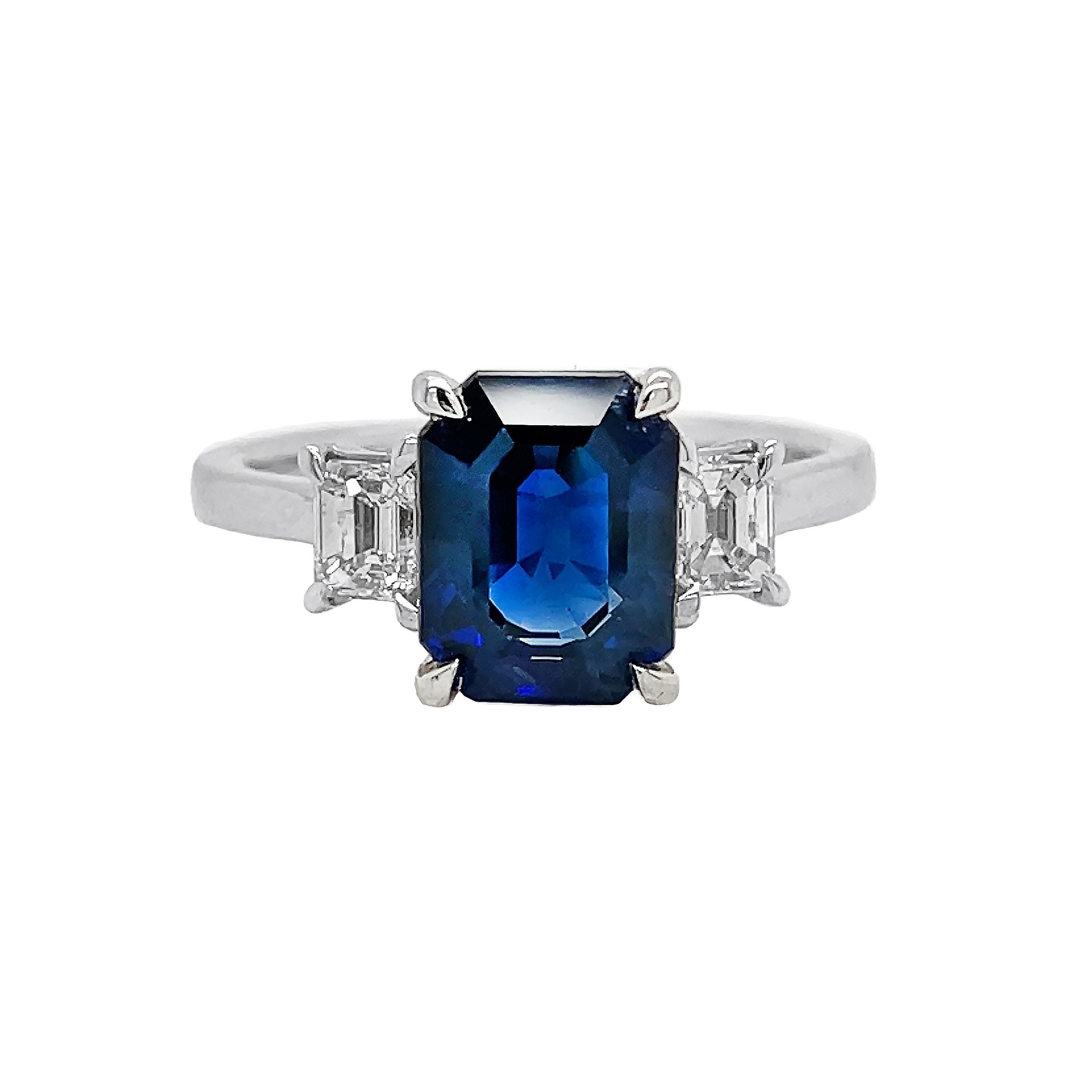 18kt White Gold Diamond and Sapphire Ring