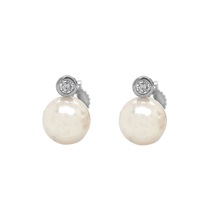 18kt Yellow Gold Diamond And Pearl Earrings
