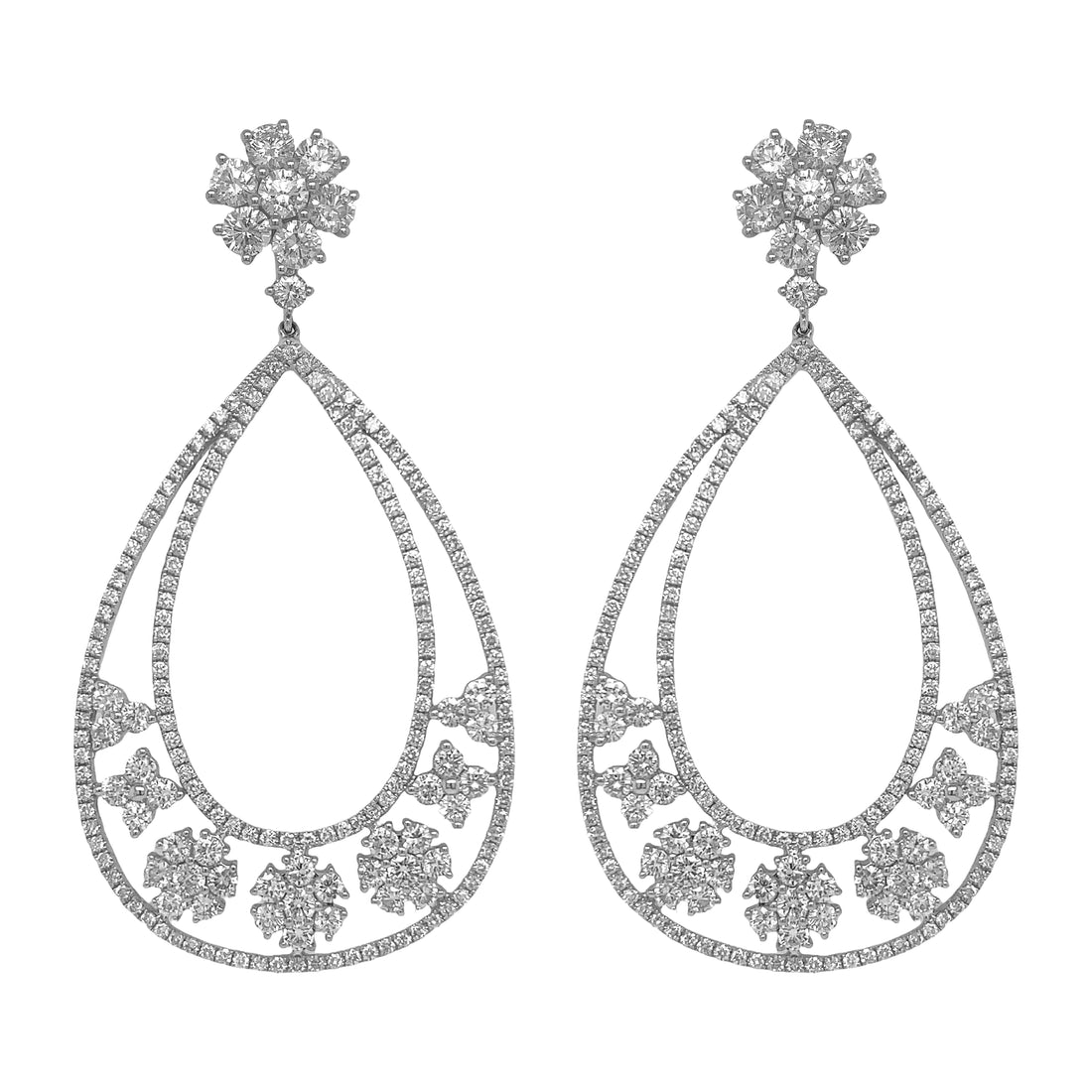 18kt White Gold Diamond Dangling Earrings