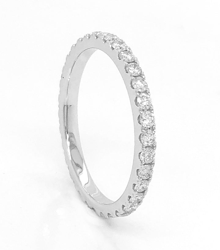 18kt White Gold Diamond Band