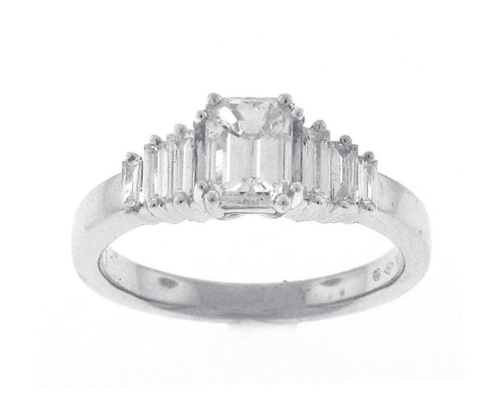 18kt White Gold Diamond Ring