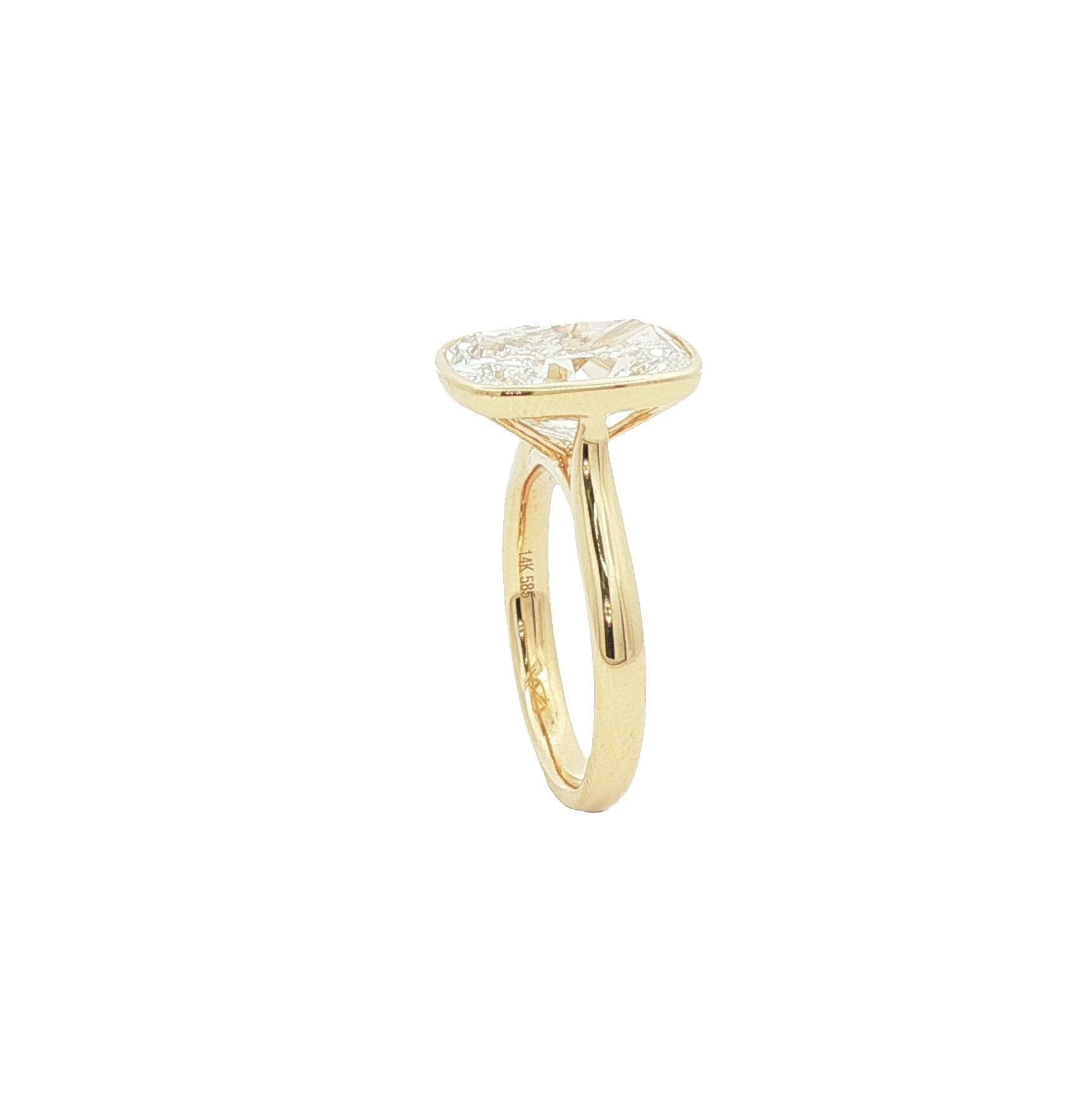 14kt Yellow Gold Lab Diamond Ring