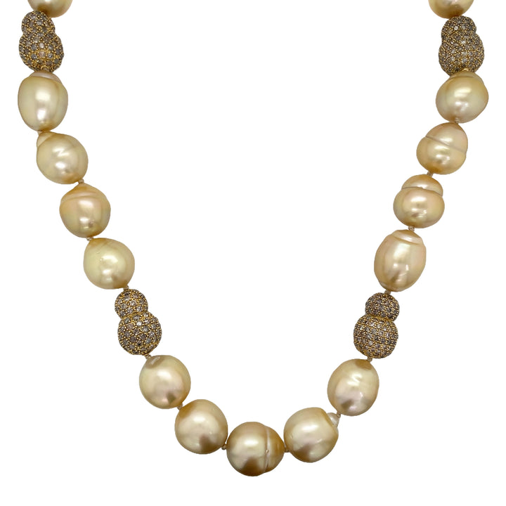 18kt Yellow Gold Pearl Necklace