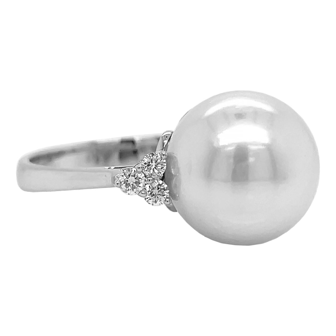 18kt White Gold Diamond and Pearl Ring.