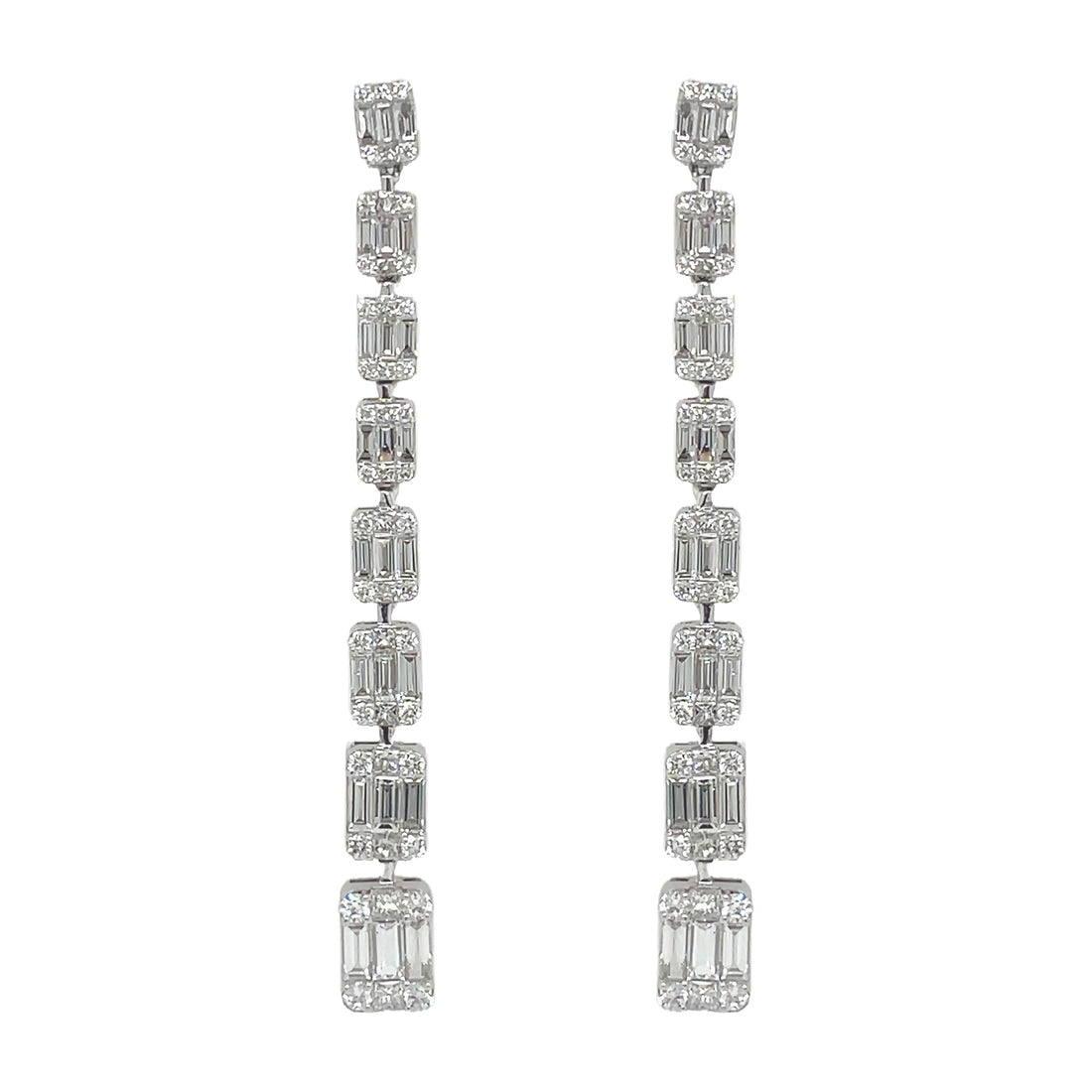 18kt White Gold Diamond Dangling Earrings