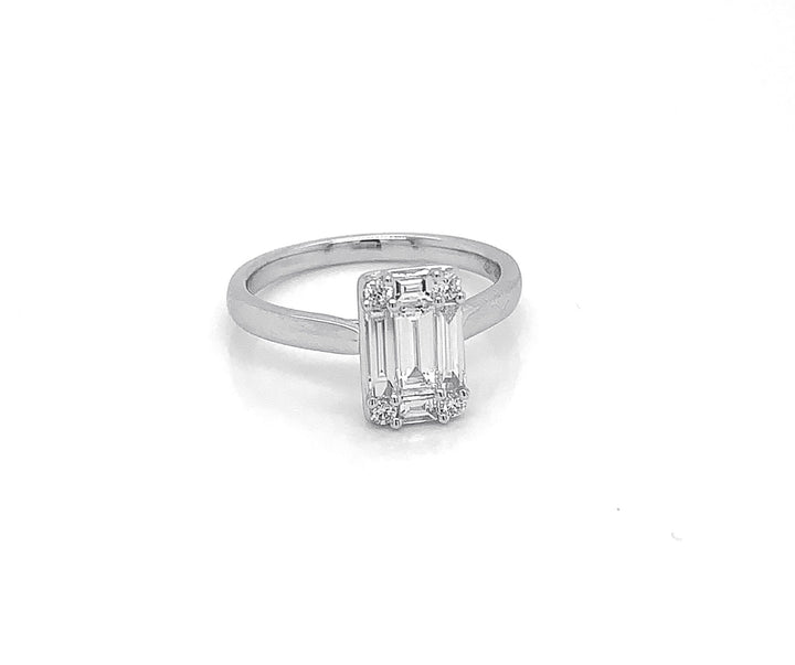 18kt White Gold Diamond Ring