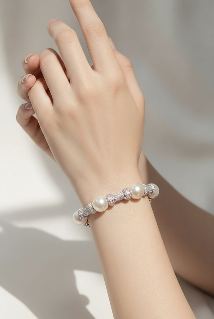 18kt White Gold Diamond And Pearl Bangle