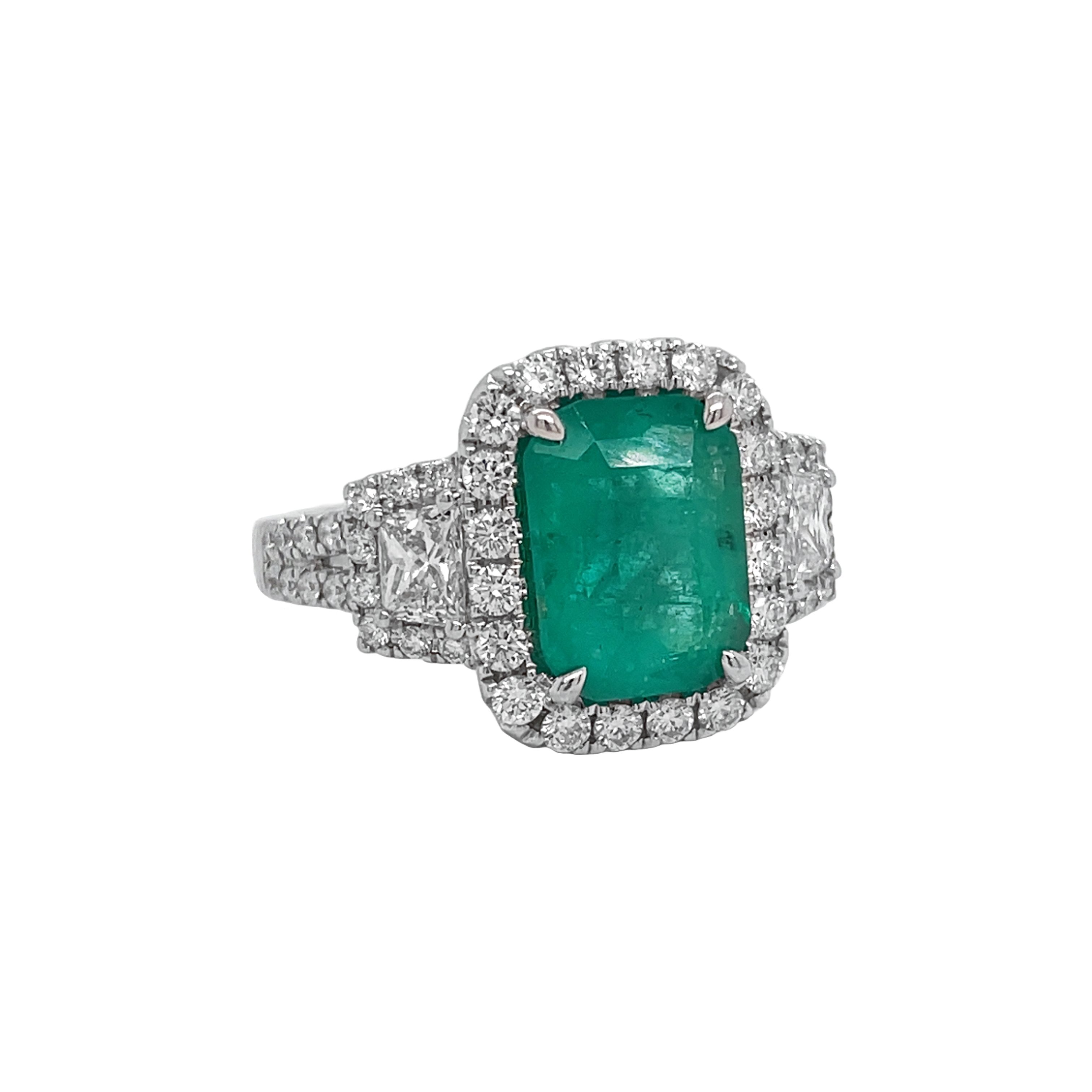 18kt White Gold Diamond and Green Emerald Ring