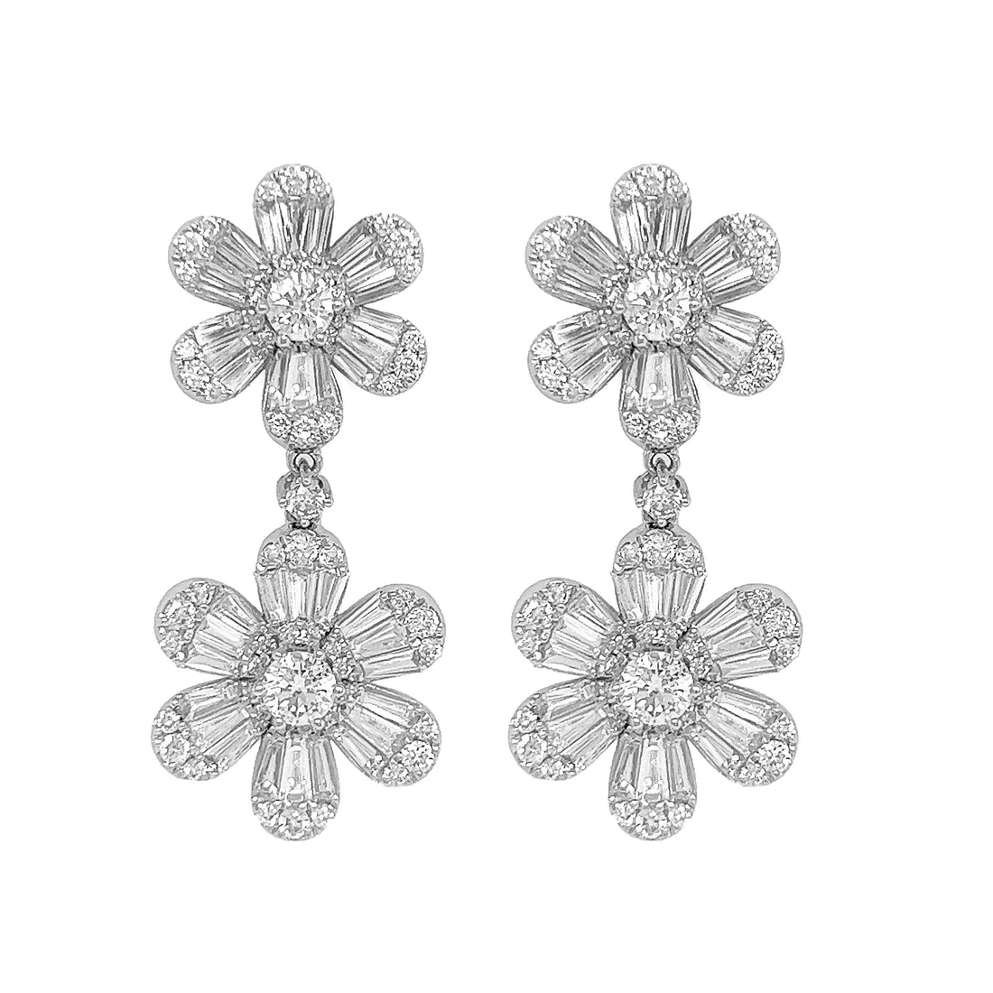 18kt White Gold Diamond Dangling Earrings