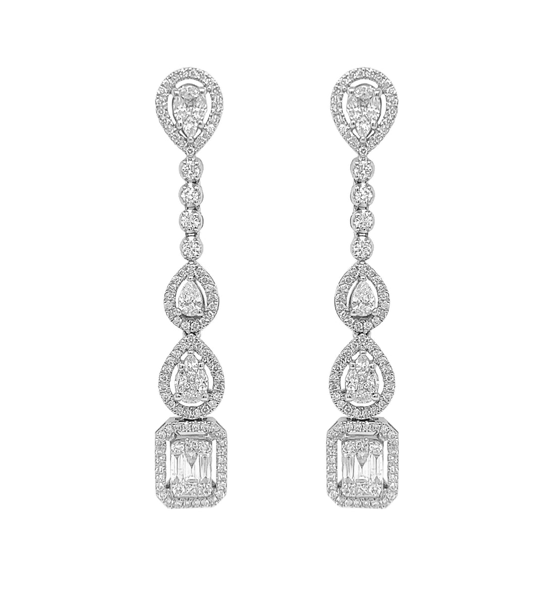 18kt White Gold Diamond Earrings