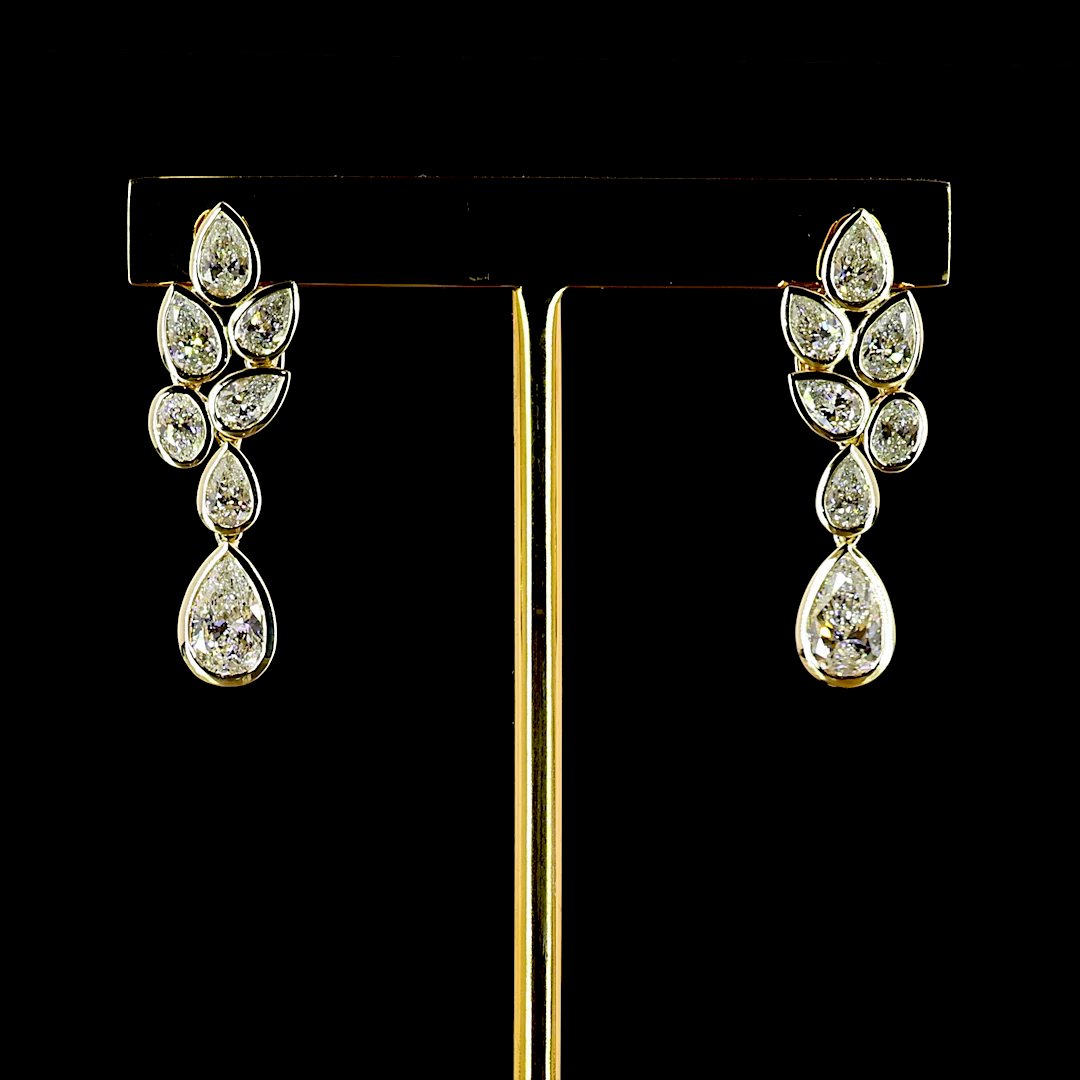 14kt Yellow Gold Lab Diamond Dangling Earring