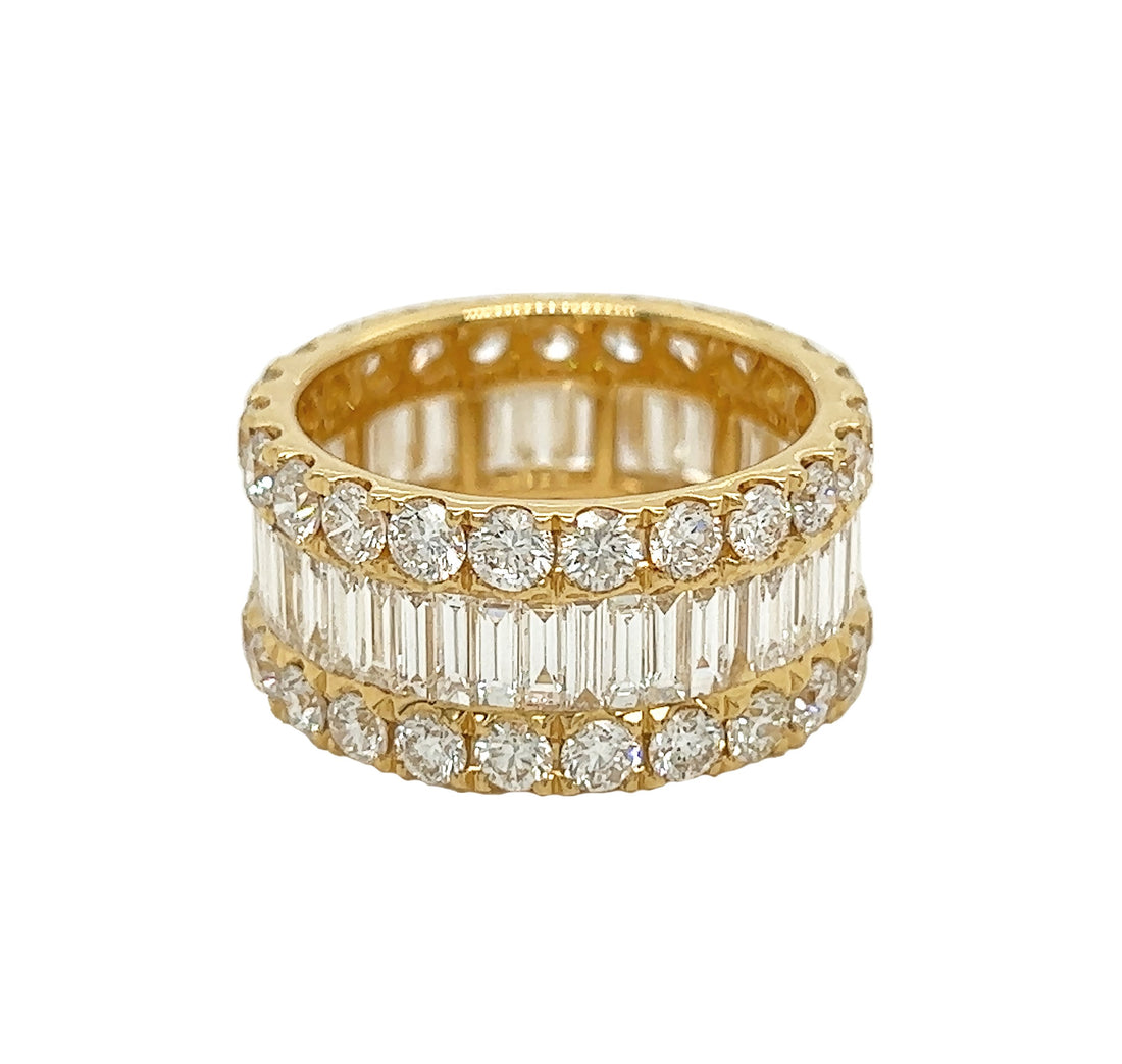 18kt Yellow Gold Diamond Band