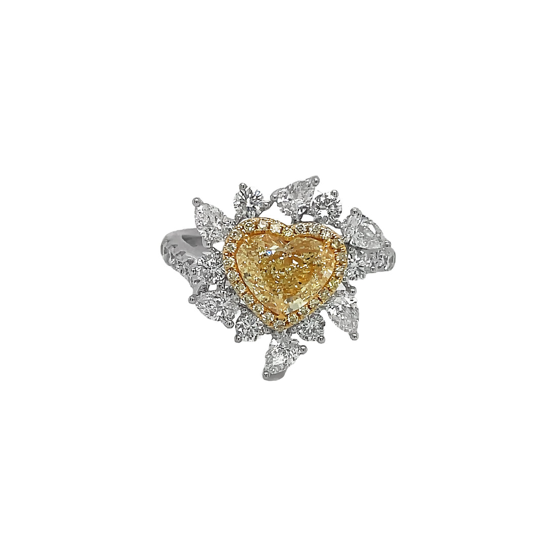 18kt White Gold Diamond Ring