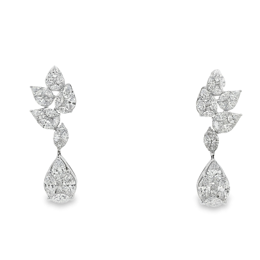 18kt White Gold Diamond Earring