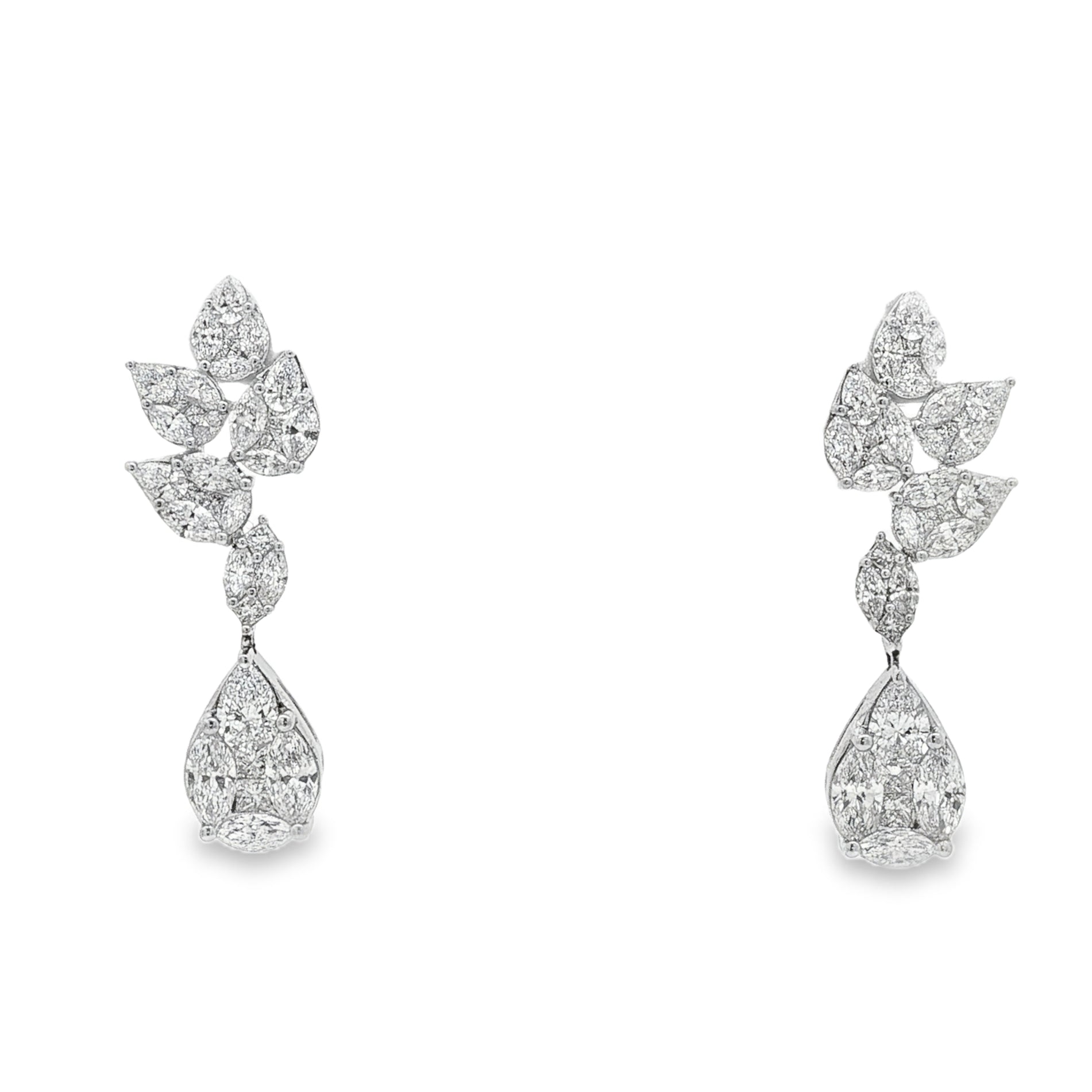 18kt White Gold Diamond Earring