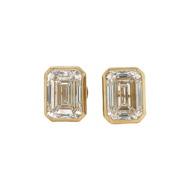 14kt Yellow Gold Lab Diamond Earrings.