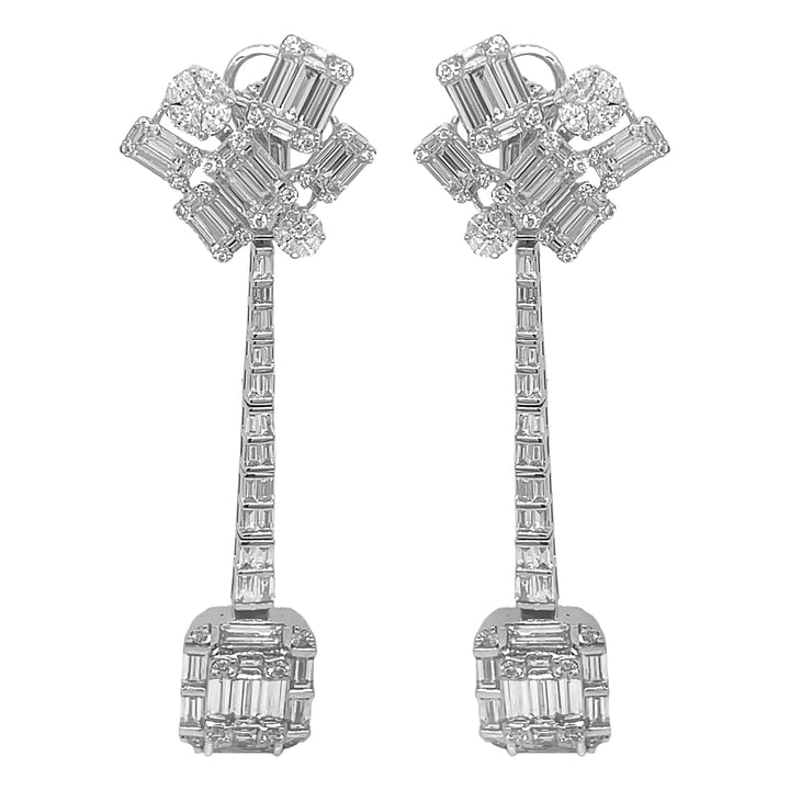 18kt White Gold Diamond Dangling Earrings