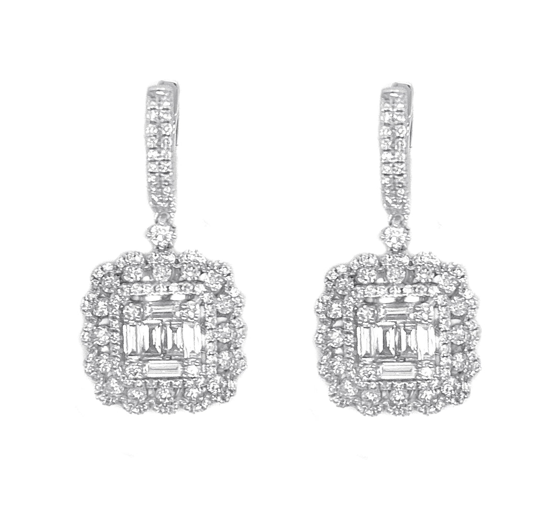 18kt White Gold Diamond Earrings
