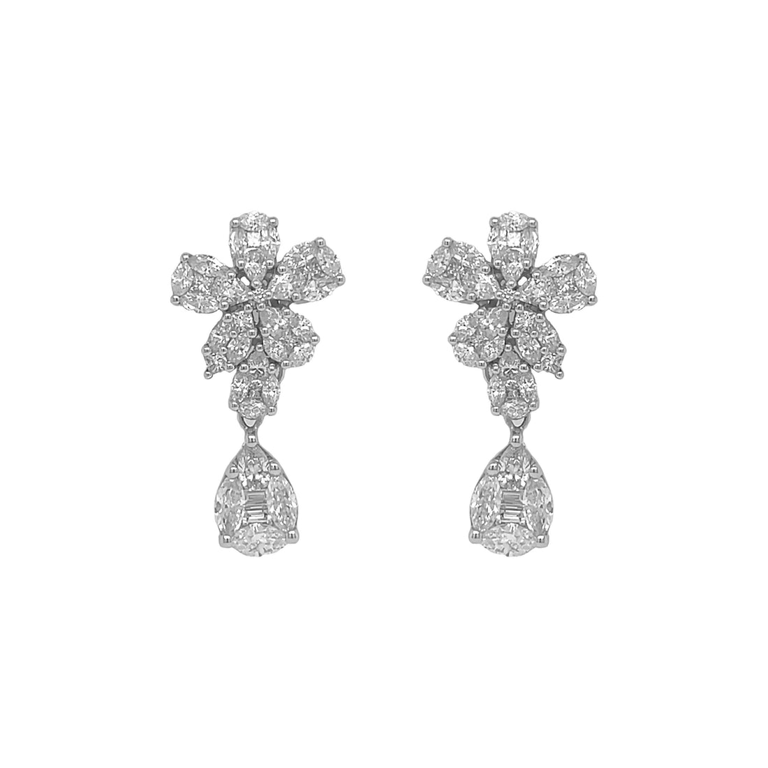 18kt White Gold Diamond Earrings