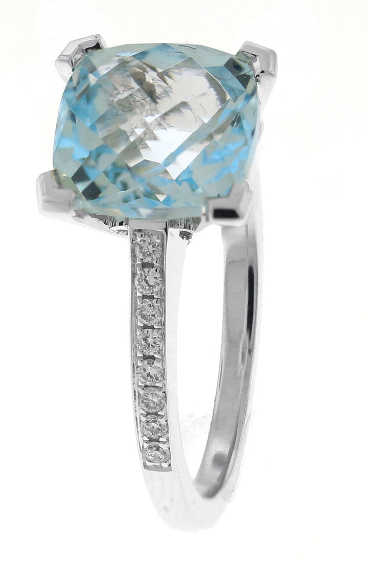 18kt White Gold Diamond And Topaz Ring