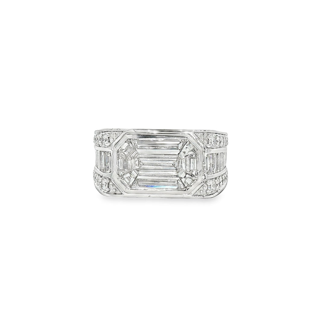 18kt White Gold Diamond Ring