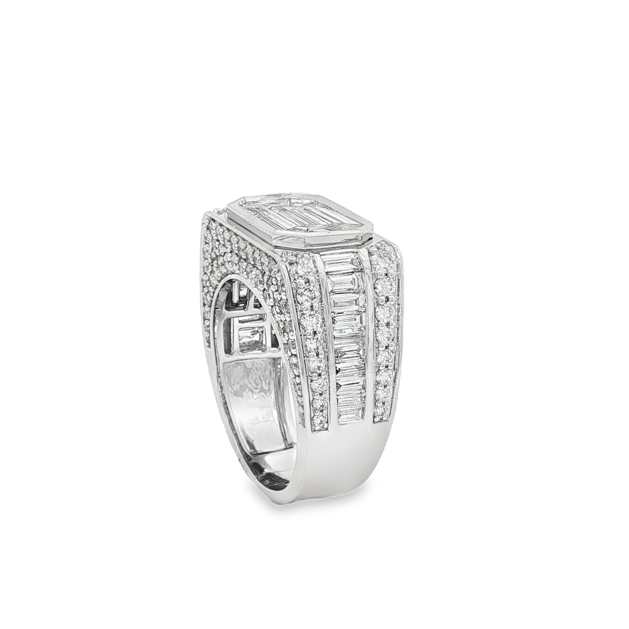 18kt White Gold Diamond Ring
