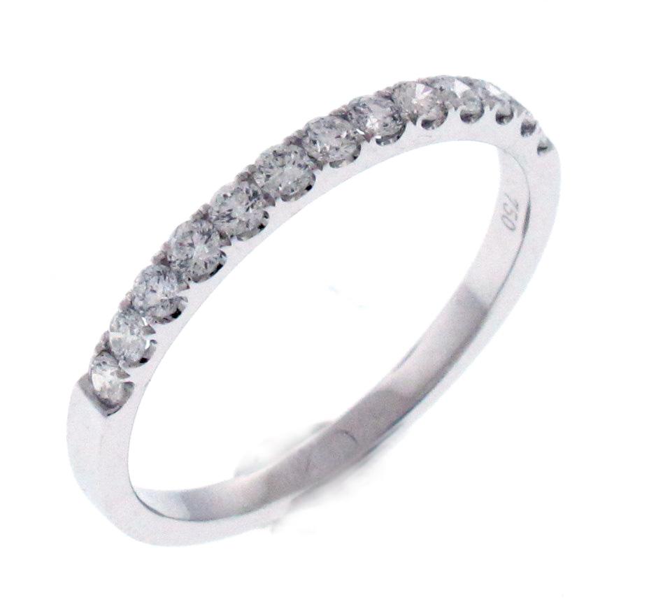 18kt White Gold Diamond Band