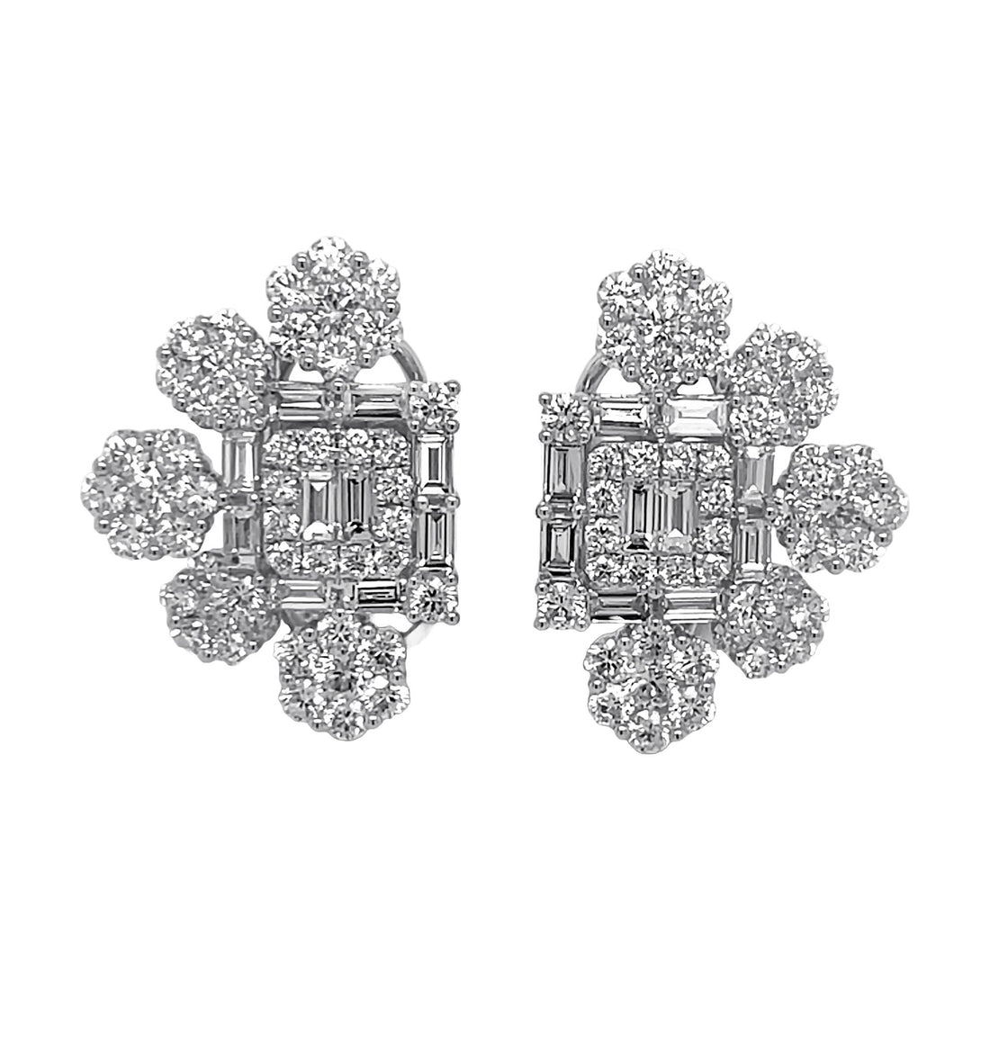 18kt White Gold Diamond Earrings