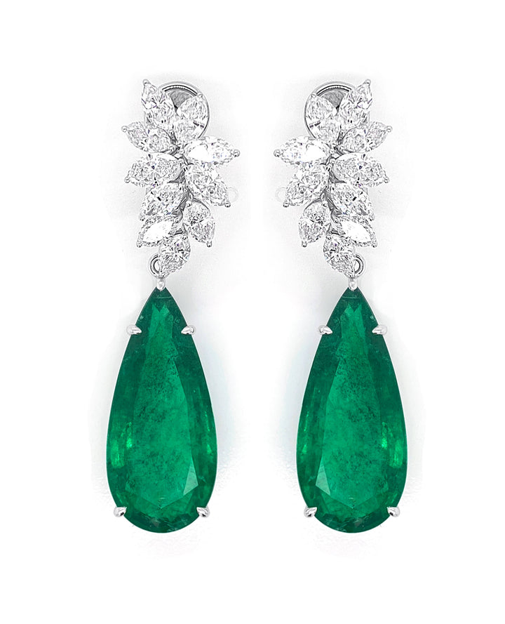 18kt White Gold Diamond And Emerald Earring