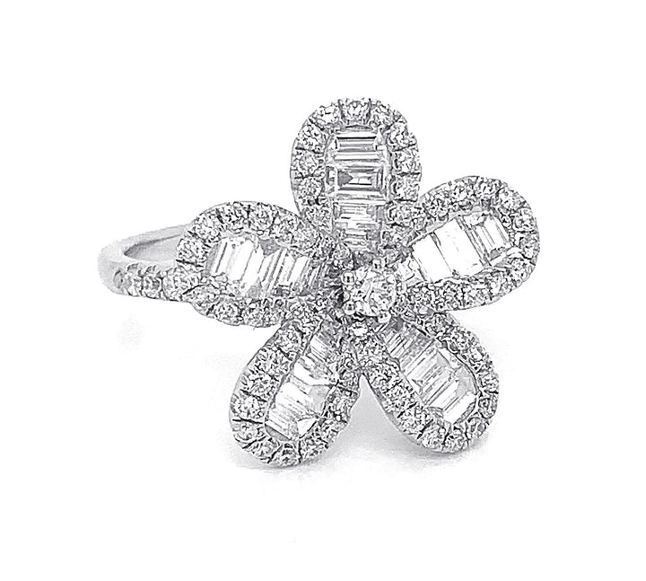 18kt White Gold Diamond Ring