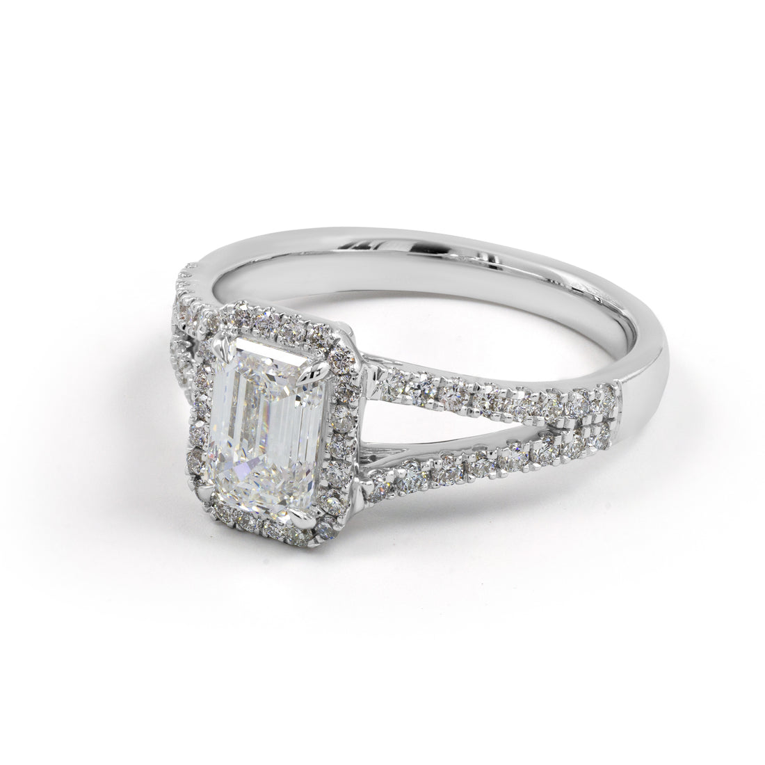 18kt White Gold Lab Diamond Ring