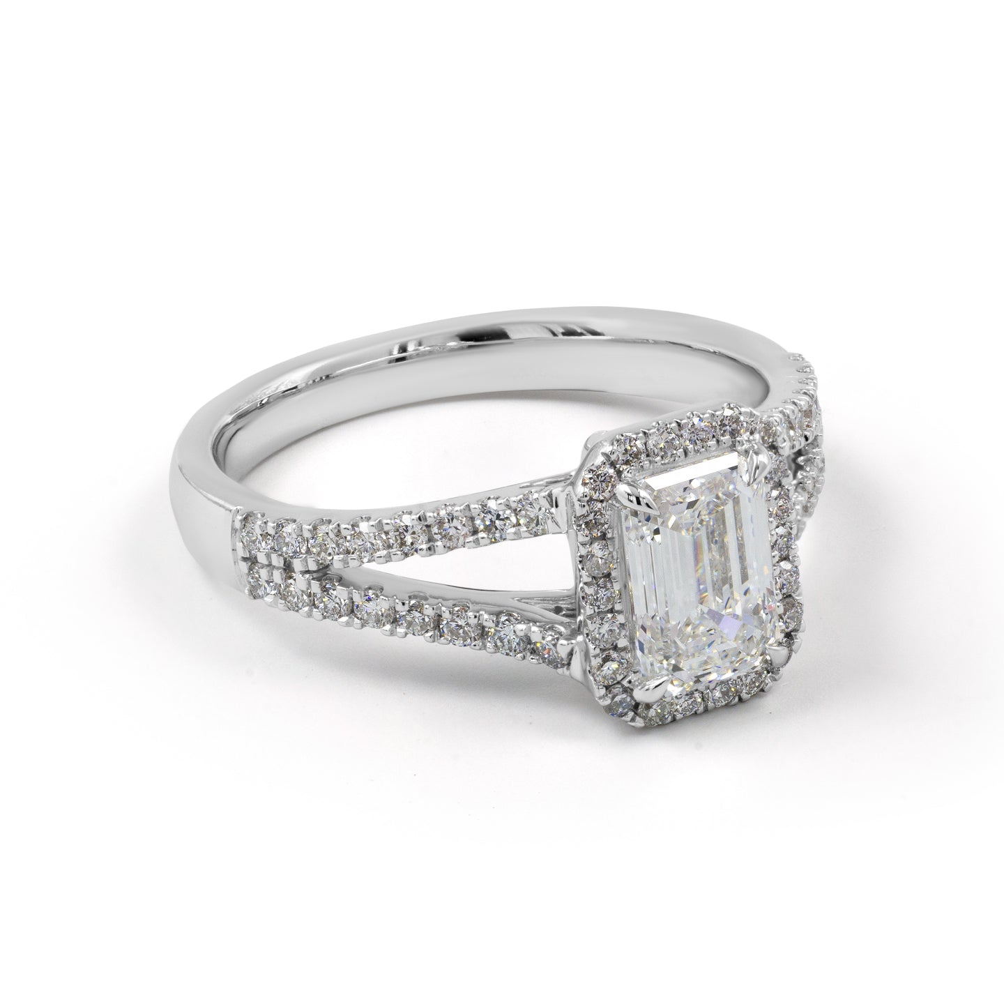 18kt White Gold Lab Diamond Ring