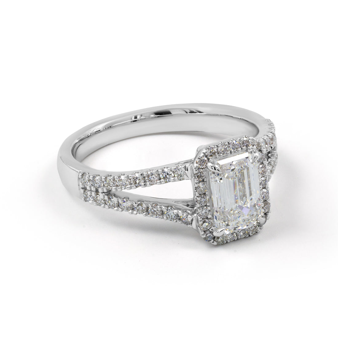 18kt White Gold Lab Diamond Ring