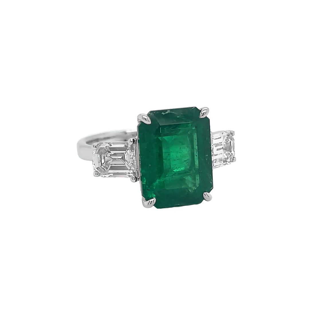 18kt White Gold Diamond and Green Emerald Ring