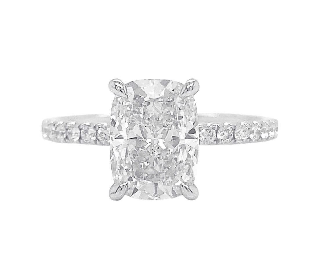 18kt White Gold Diamond Ring