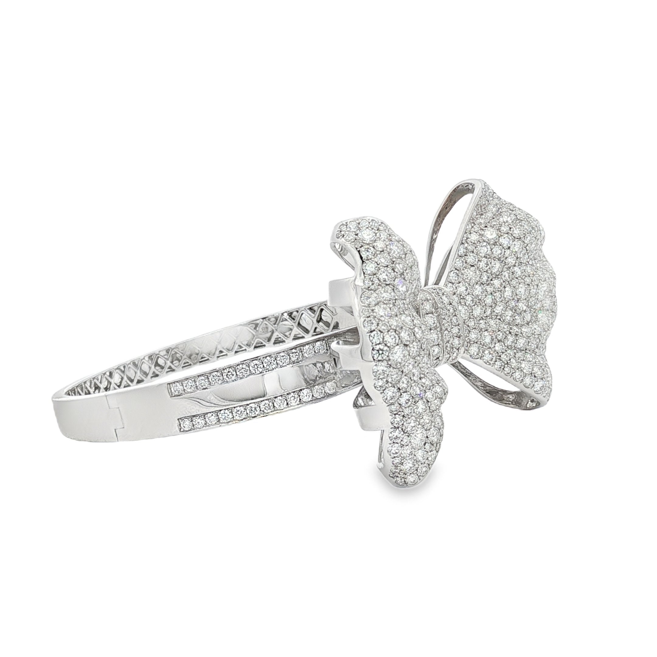 18kt White Gold Diamond Bangle