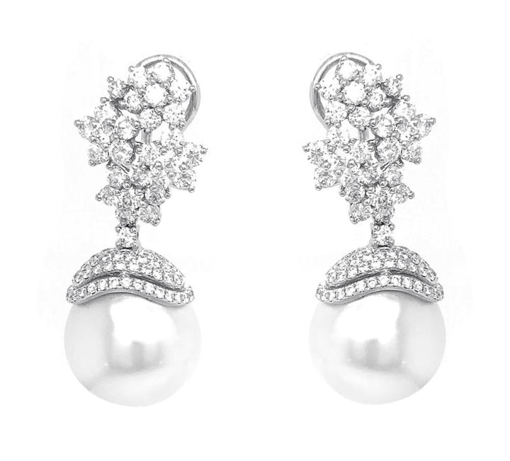 18kt White Gold Diamond Dangling Earrings