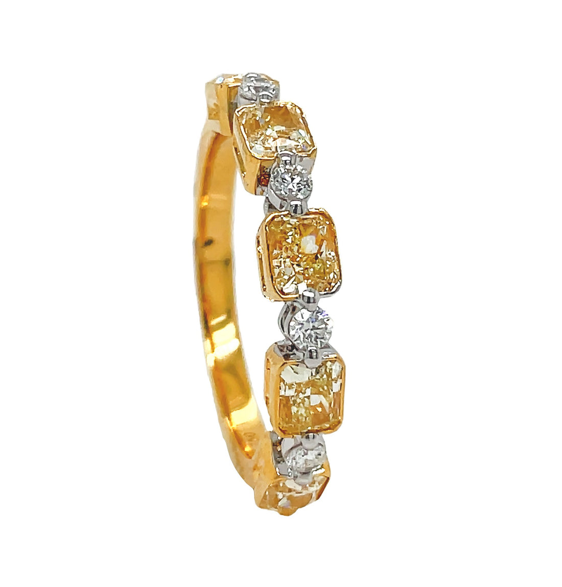 18kt Yellow Gold Diamond Ring