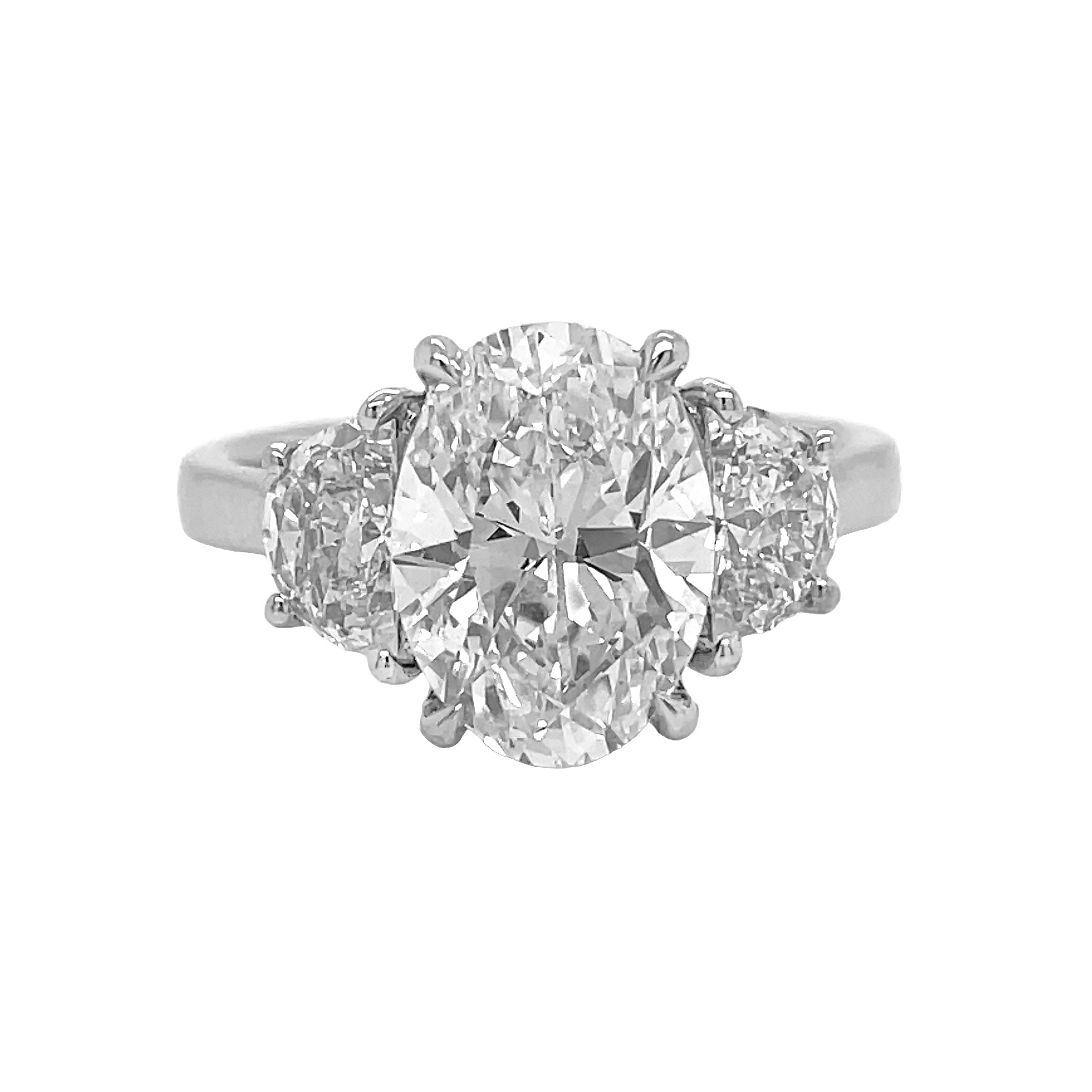 18kt White Gold Diamond Ring