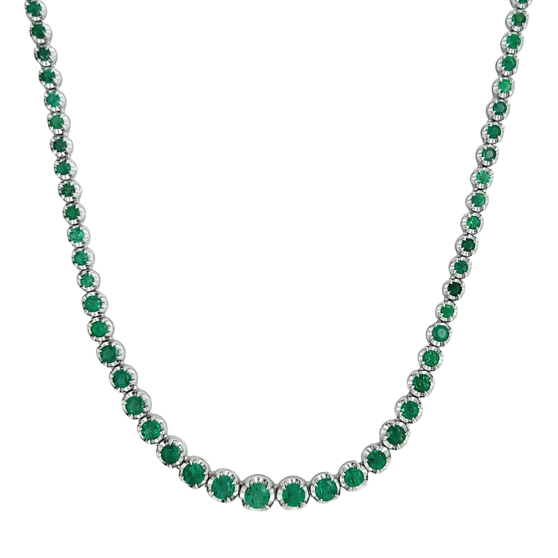 18kt White Gold Emerald Necklace